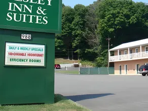 Wesley Inn & Suites - Image 2