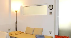 Luxurious Loft with Jacuzzi - Image 2