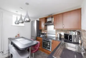 JOIVY Elegant Flat with Balcony - Image 5