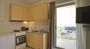Filoxenia Modern Apt with Balcony near Athens Ctr - Image 3