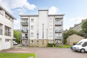 JOIVY Elegant Flat with Balcony - Image 3