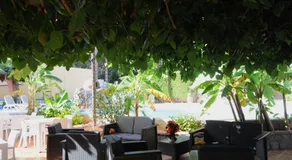 Mini Golf Apartments - Image 4