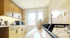 Tree View Apartment - Image 5