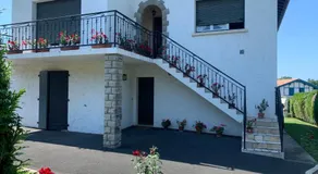 A louer appartement en rez de chaussee dans une maison - Image 2