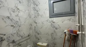 شقه غرفتين جديده وعفش جديد وفرش جديد - Image 2