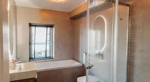 Neues Modernes Apartment, 3 Zimmer, 7 Betten, Küche, 1,5 Badezimmer - Image 4
