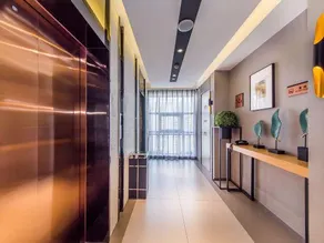Home Inn Business Hotel (Leshan High-speed Railway Station Shihao Plaza Branch) - Image 2