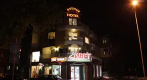 Avenue - Image 5