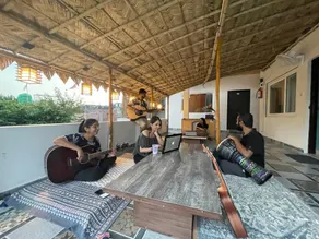 12 Monks Hostel Rishikesh - Image 3
