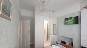 Mari London Holiday Room - Image 2