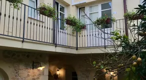 Domo Antiga Guest Rooms - Image 5