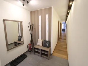 Alpine Apartment near Ski Lift for 8 - Image 4