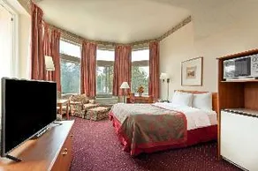 Ramada by Wyndham SeaTac Airport North - Image 2