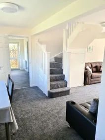 Warsett Crescent, 5 bedrooms near the coast. - Image 4