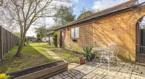 COSY HOME NEAR DORNEY, WINDSOR & Free Parking - By Tempstay - Image 5