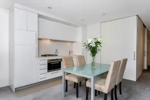 CLA26 - 1 bedroom Unit Crows Nest Clarke Street - Image 3