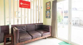 RedDoorz Syariah near Suncity Mall Sidoarjo - Image 4