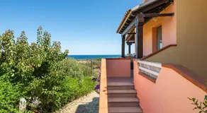Stunning Seaside Panorama House - Image 4