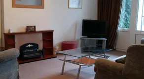 Clarence Road Apartment - Image 5