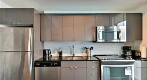 Cozy Skyline Condo in Downtown, across Canada Life Centre - Image 5