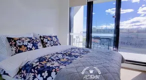 CBD High level City View 1BR Apt Free parking - Image 2