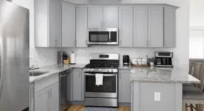 Stylish Apt 3BR, Near NYC, EWR & Free Parking - Image 4