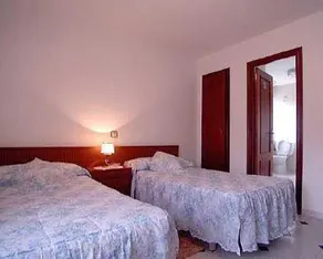 Hotel La Encina Celorio Llanes PARKING - Image 2