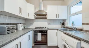 Beautiful 2 Bed House, South Belfast. 7 Minutes city centre. - Image 3