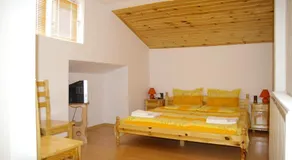 Karadzhovy Guest House - Image 2