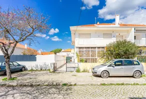 Caparica Poshtel - Image 3
