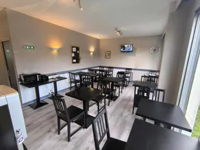 Adonis Lyon Est Hotel Artys - Image 5