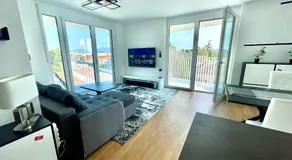 Luxusapartment mit 40 qm Terrasse, E-Parkplatz und Parkplatz - Image 2
