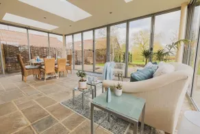 Newmarket  5-Bedroom Home with Game Room and Cozy - Image 4