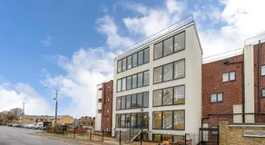 The Jockey Suite-Newmarket High Street-Two Double Bedroom Apartment - Image 3
