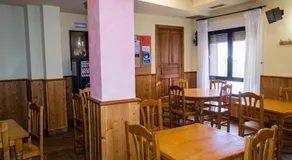 El Roble Hotel Restaurante - Image 5
