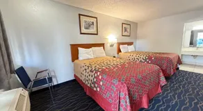 Crossroads Inn - Image 2