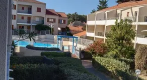 APPARTEMENT AU CALME AVEC PISCINE ET PARKING dans résidence securisée - Image 4