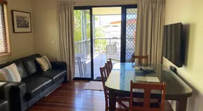 Alstan 3 Bedroom Beach House - Image 2