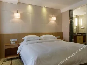 Robin Hotel - Image 3