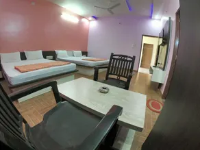 Monark Inn - Image 2