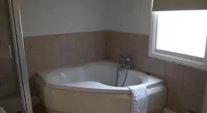 The Weir Hotel - Image 4