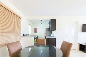 New Kingston Guest Apartment IV - Image 3