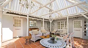 Lodge on Main Guest House and Conference Centre - Image 2