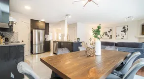 Spa Oasis Home - Hot Tub - King Bed - BBQ - Garage - Pets! - Image 4