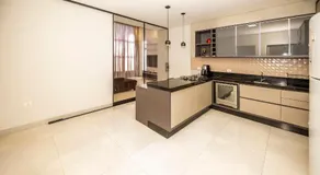 Casa Munique Maringa Com Piscina Ar Condicionado e Churrasqueira - Image 3