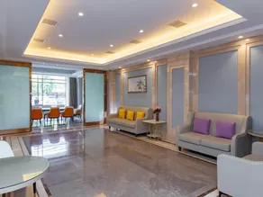 Vienna Hotel Jingzhou Development Zone Olympic Sports Center - Image 2