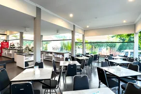 Riverstone Hotel and Cottage - Image 3