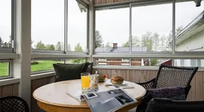 Guestly Homes - 3BR Spacious Coastal Stay - Image 5