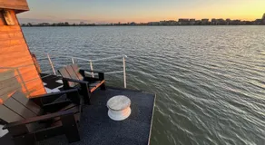 Casey's Lake View House Boat - Image 5