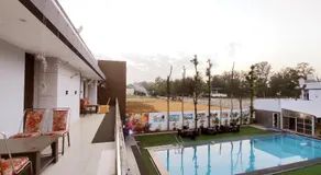 HOTEL ROYAL CROWNE - Resort, Swimming Pool, Banquet Hall, Premium Rooms - Image 3